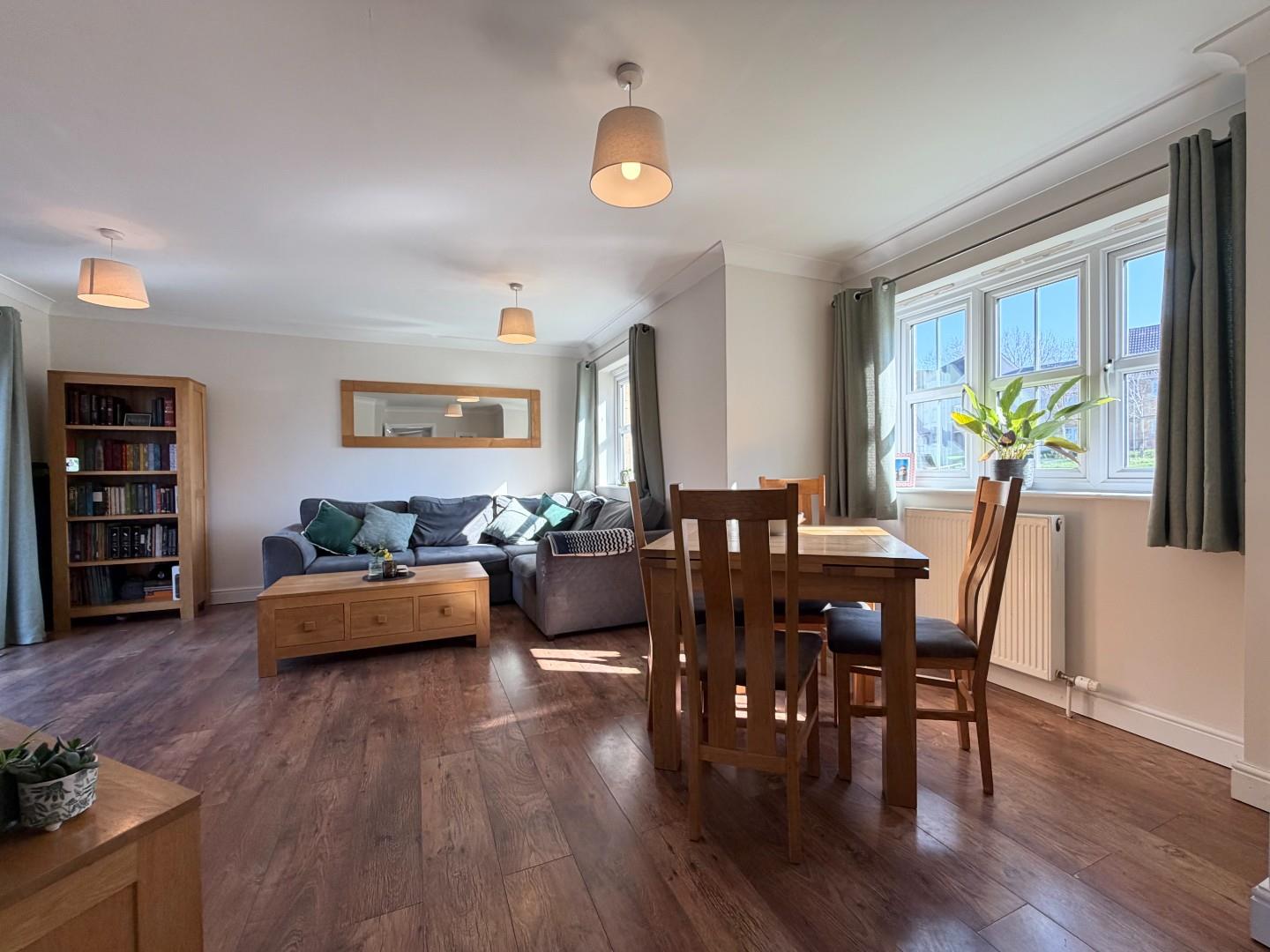 3 Bed, 1 Bath Property For Sale in Bloomsfield Road, CB9 7BH